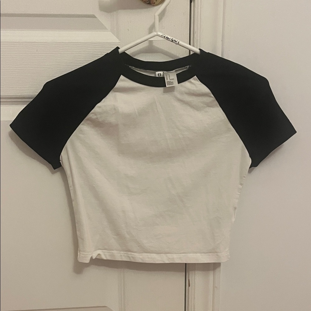 Black and White Crop t-shirt